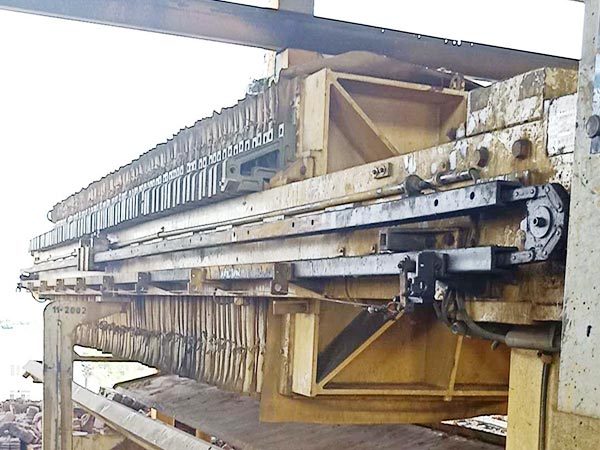 KL97-4噴塑亞光玻璃框移門柜、玻璃開門柜